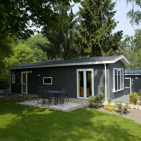 Chalet Well-kept Near The Maasduinen *